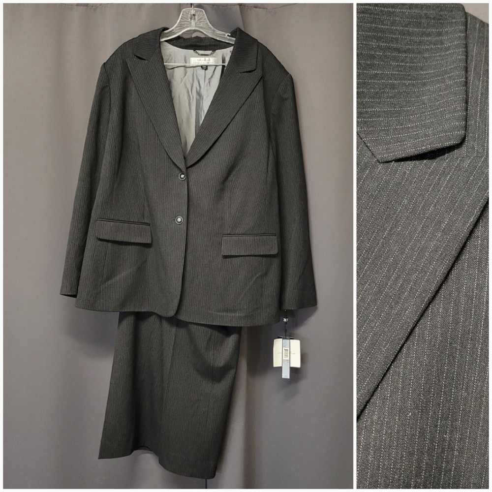 Tahari Arthur S. Levine Blazer & Pant Suit Charcoal Grey Pinstripe 2PC Set 22W